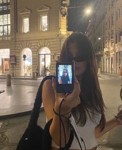 It Girl Sliding Digicam